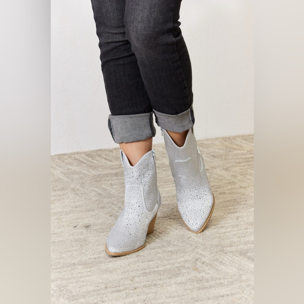East Lion Corp Rhinestone Ankle Cowboy Boots